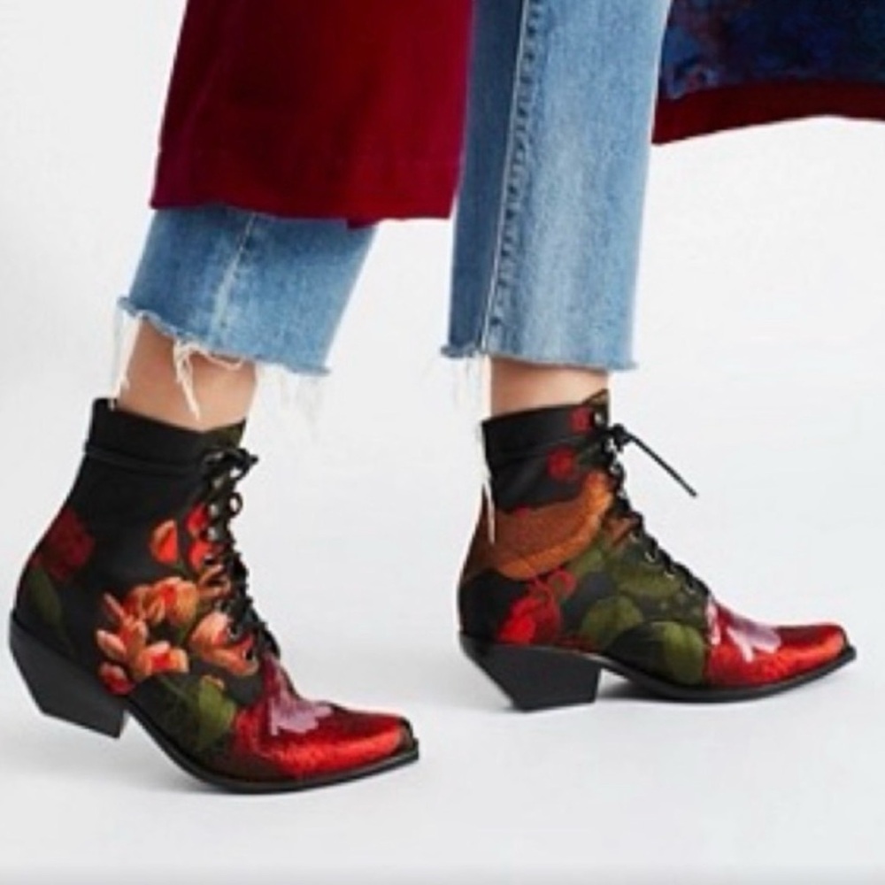 Grove Embroidered Lace Up Boots